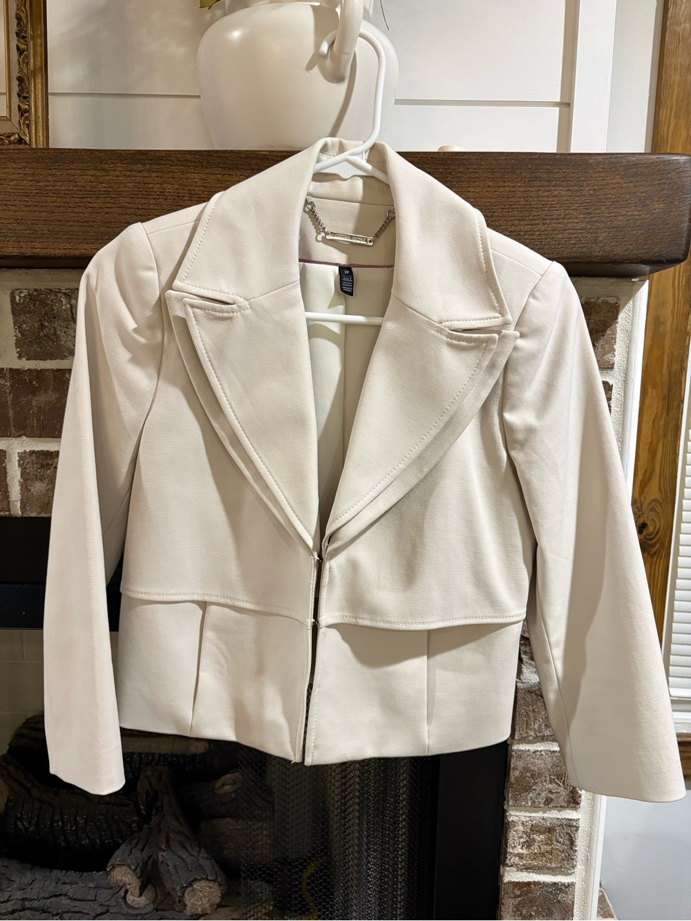 White House Black Market Cream Cropped Blazer Jacket